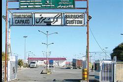 وزارت امورخارجه در حال پیگیری مشکلات کامیون های ترانزیتی / مانع تراشی ترکمنستان برای کامیون های ایرانی درگمرک سرخس